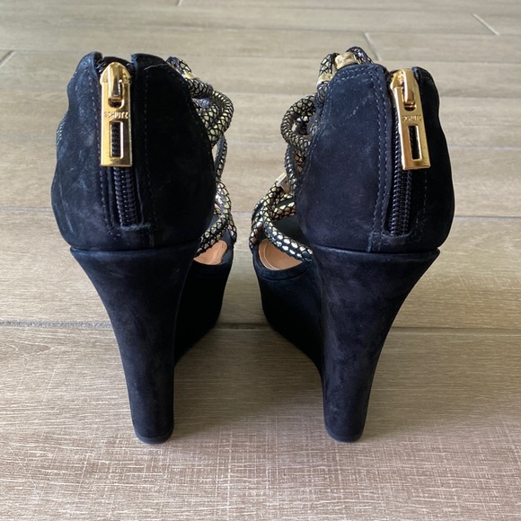 Schutz Black Wedges with Metallic Gold Woven Detail Size: 8.5 - Picture 4 of 6